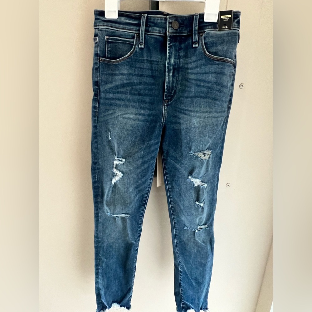 NWT High rise distressed ankle jeans from Abercrombie & Fitch